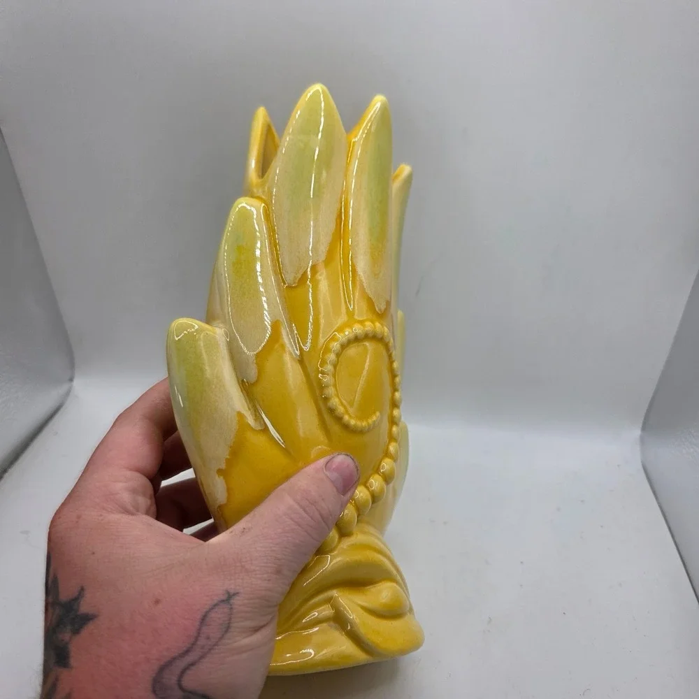 Vintage Royal Haeger Yellow Leaf Vase MCM Sculptural Art Pottery USA Large